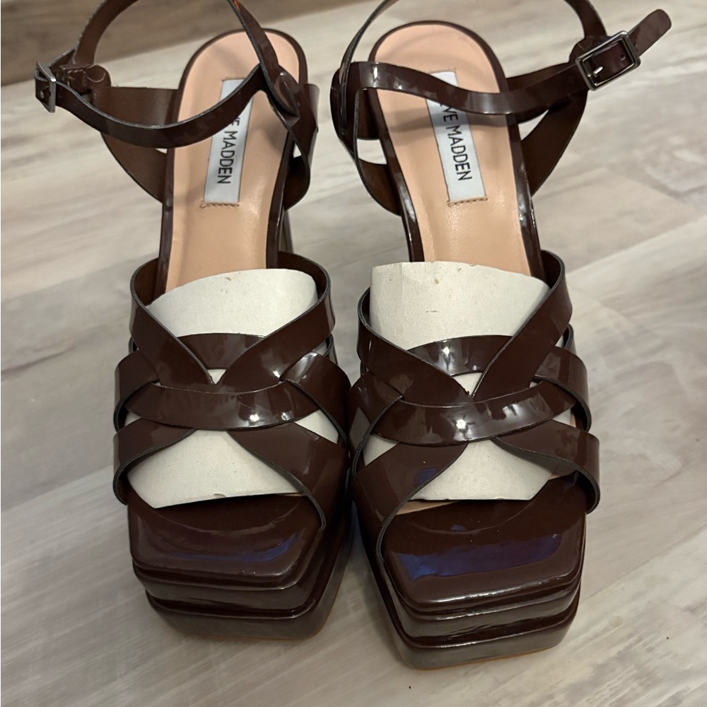 Steve Madden Brown Patent Platform Sandals